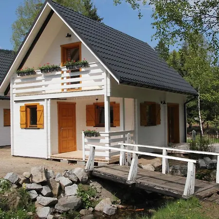 Charmante Berghuette Mit Hot Tub Und Pool Prázdninový dům *